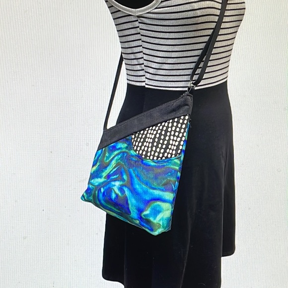 NWOT Goldyfish Festival handbag - Picture 2 of 8